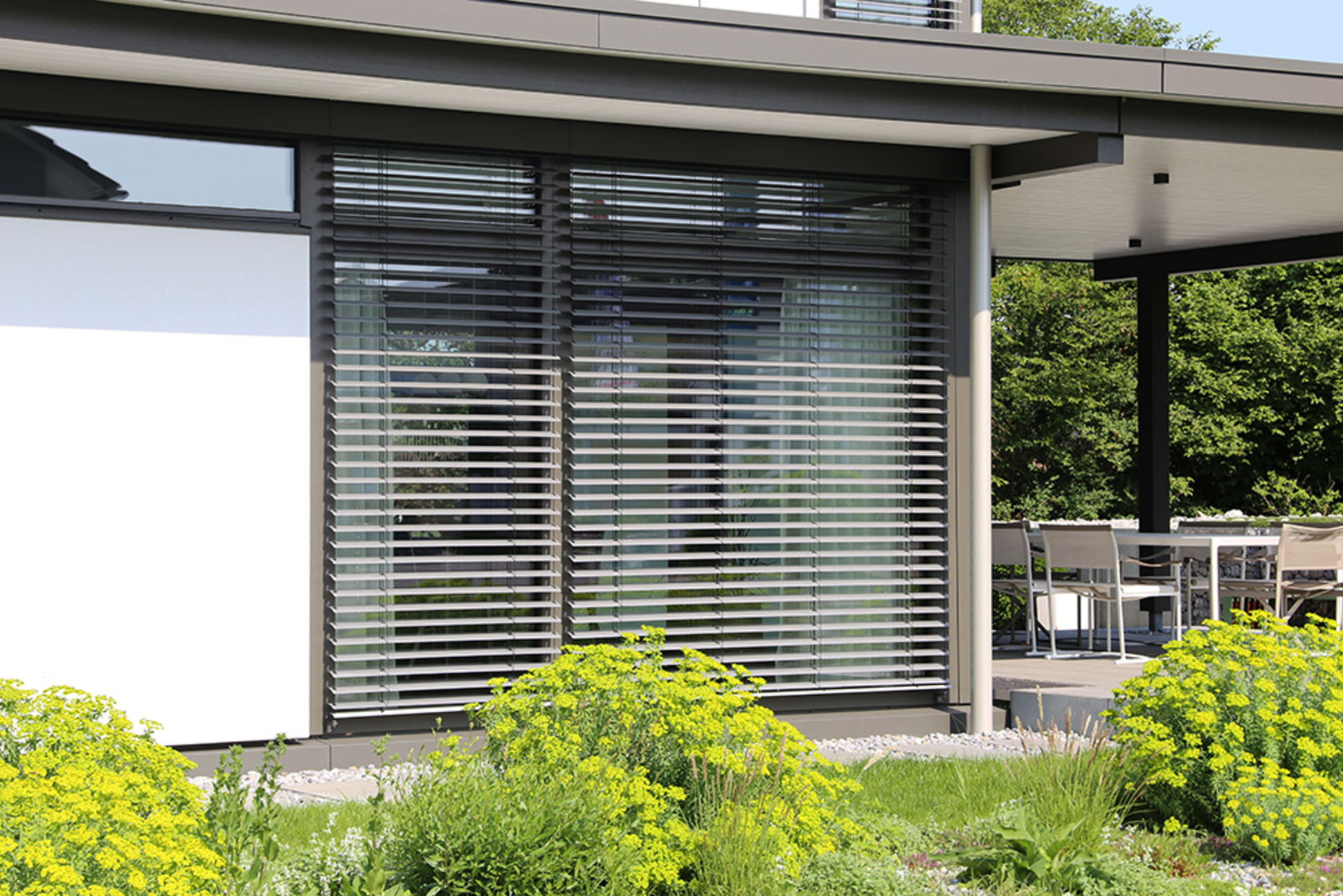 Rollladen&shy;steuerung bei SBTec smart buildings GmbH in Bruchköbel