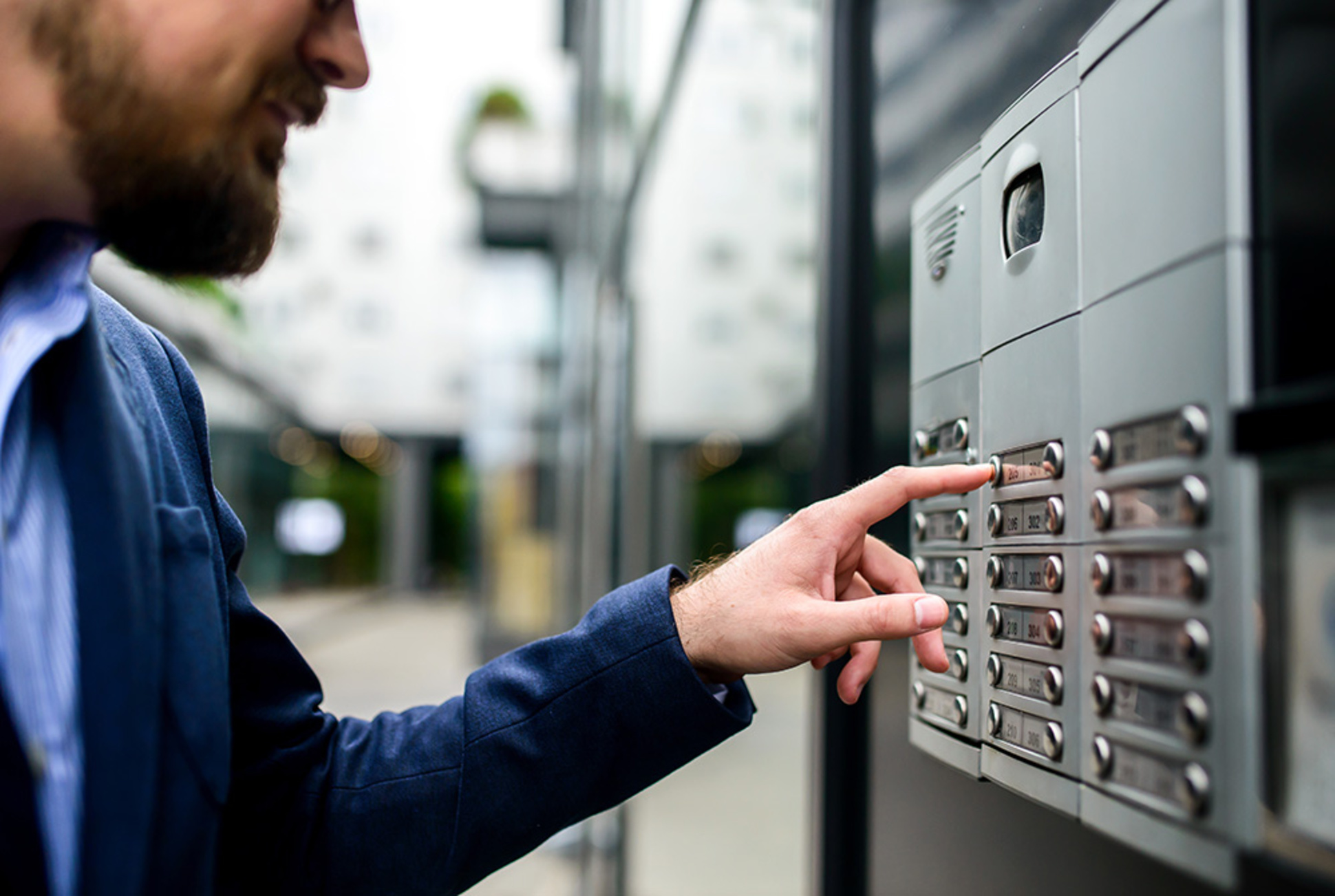 Sprech­anlagen bei SBTec smart buildings GmbH in Bruchköbel